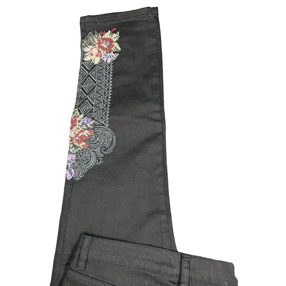 DG2 By Diane Gilman Black Embroidered Denim Jeans - Picture 4 of 9